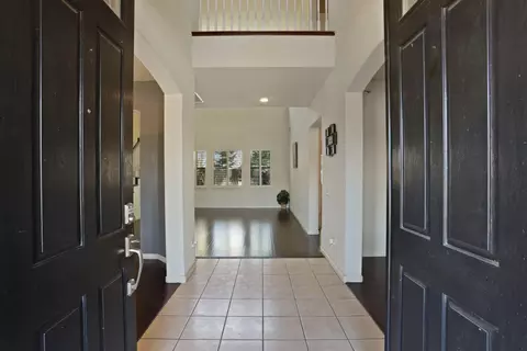 Entry Way - 4666 Treasure Ct, Turlock, CA 95382 photo 1 of 10