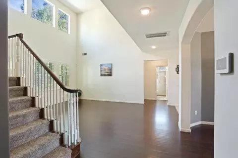 Entry Way - 4666 Treasure Ct, Turlock, CA 95382 photo 2 of 10