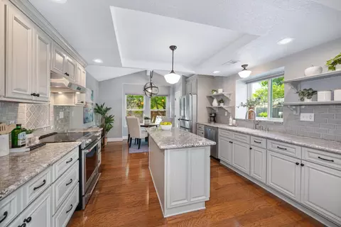 Kitchen - 1045 Harrington Way, Carmichael, CA 95608 photo 2 of 4