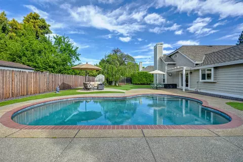 Exterior - 1045 Harrington Way, Carmichael, CA 95608 photo 12 of 16