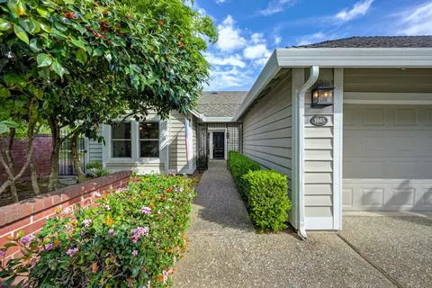 Exterior - 1045 Harrington Way, Carmichael, CA 95608 photo 6 of 16