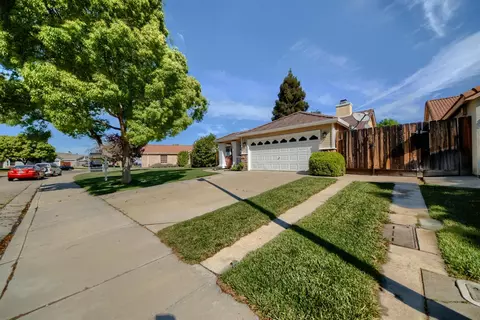 Exterior - 1007 Lourence Dr, Tracy, CA 95376 photo 13 of 14