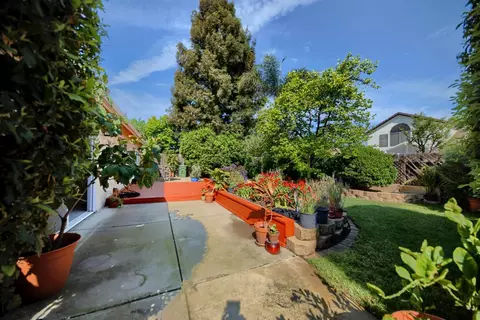 Exterior - 1007 Lourence Dr, Tracy, CA 95376 photo 9 of 14