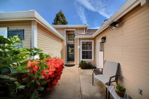 Exterior - 1007 Lourence Dr, Tracy, CA 95376 photo 4 of 14