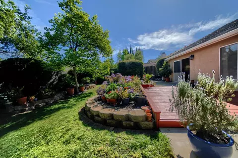 Exterior - 1007 Lourence Dr, Tracy, CA 95376 photo 7 of 14