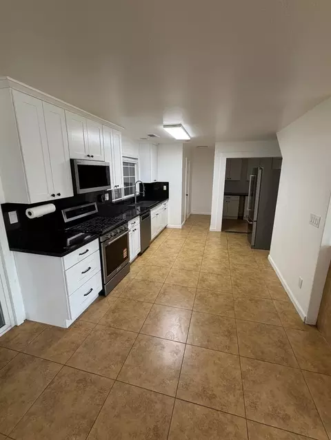 Kitchen - 1281 Sunup Dr, Merced, CA 95348 photo 2 of 3