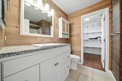 Bath - 10451 Argonaut Ln, Jackson, CA 95642 photo 2 of 3