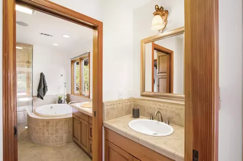 Bath - 38385 Larue Way, Davis, CA 95616 photo 7 of 9