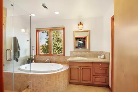 Bath - 38385 Larue Way, Davis, CA 95616 photo 6 of 9