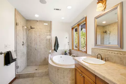 Bath - 38385 Larue Way, Davis, CA 95616 photo 5 of 9
