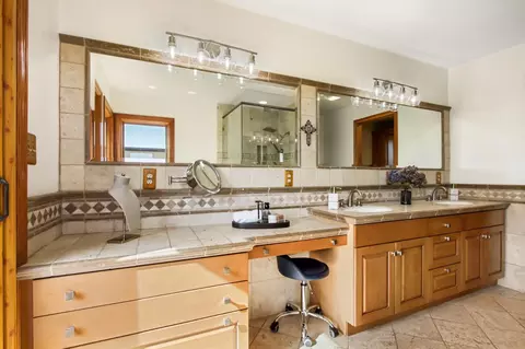 Bath - 38385 Larue Way, Davis, CA 95616 photo 1 of 9