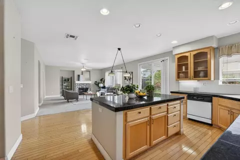 Kitchen - 5216 Wyndham Oak Ln, Carmichael, CA 95608 photo 1 of 5