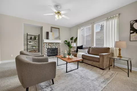 Living - 5216 Wyndham Oak Ln, Carmichael, CA 95608 photo 4 of 9