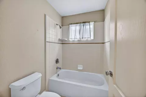 Bath - 5216 Wyndham Oak Ln, Carmichael, CA 95608 photo 8 of 8