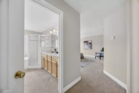 Entry Way - 5216 Wyndham Oak Ln, Carmichael, CA 95608 photo 7 of 8