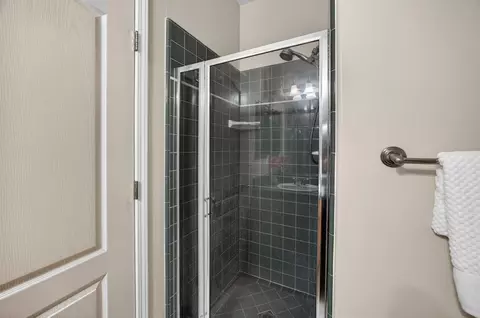 Bath - 5216 Wyndham Oak Ln, Carmichael, CA 95608 photo 2 of 8