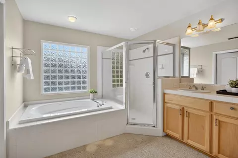Bath - 5216 Wyndham Oak Ln, Carmichael, CA 95608 photo 6 of 8