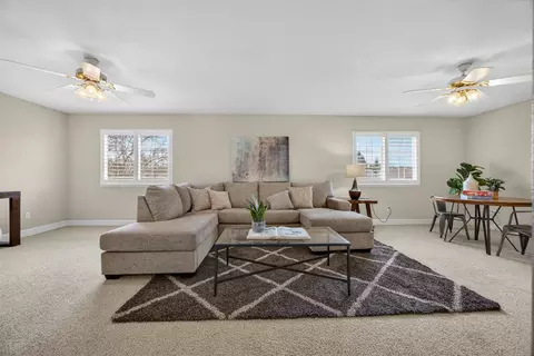 Living - 5216 Wyndham Oak Ln, Carmichael, CA 95608 photo 6 of 9