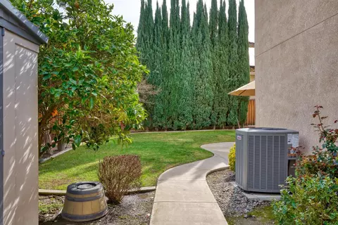 Exterior - 716 Hemmingway Ct, Tracy, CA 95376 photo 9 of 10