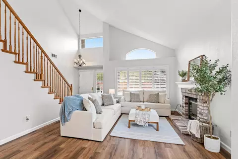 Living - 716 Hemmingway Ct, Tracy, CA 95376 photo 3 of 3