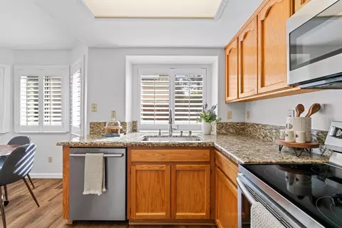 Kitchen - 716 Hemmingway Ct, Tracy, CA 95376 photo 2 of 3