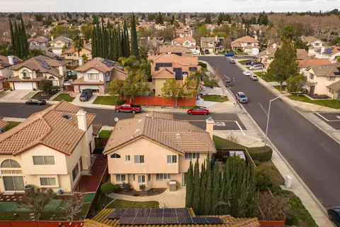 View/Area - 716 Hemmingway Ct, Tracy, CA 95376 photo 2 of 4