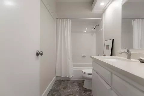 Bath - 529 Flicker Ave, Davis, CA 95616 photo 1 of 3