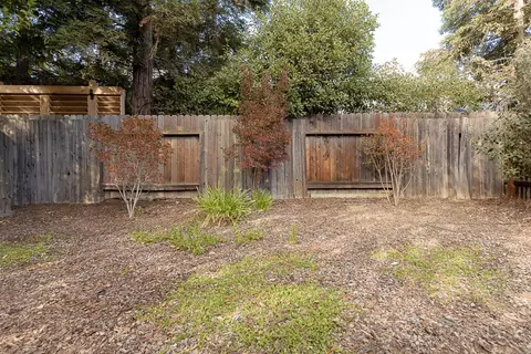 Exterior - 529 Flicker Ave, Davis, CA 95616 photo 5 of 8