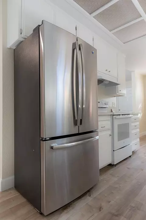 Kitchen - 529 Flicker Ave, Davis, CA 95616 photo 3 of 4