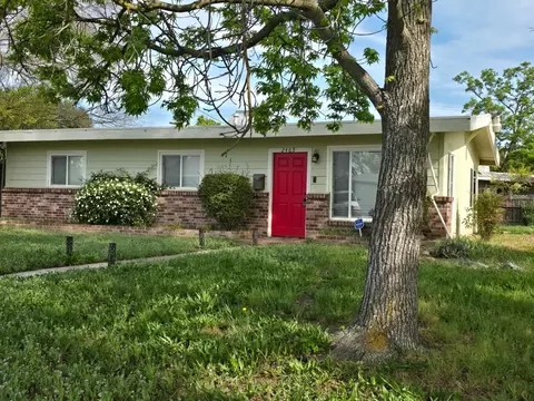 2469 Fernandez Dr, Sacramento, CA 95822
