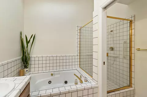 Bath - 1153 Copper Lantern Ct, Modesto, CA 95355 photo 3 of 3