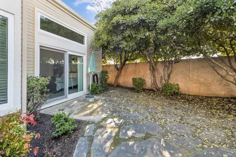 Exterior - 1153 Copper Lantern Ct, Modesto, CA 95355 photo 7 of 12