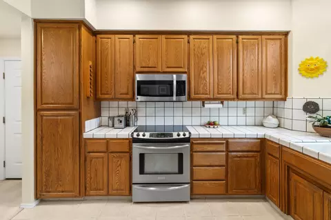 Kitchen - 1153 Copper Lantern Ct, Modesto, CA 95355 photo 2 of 2