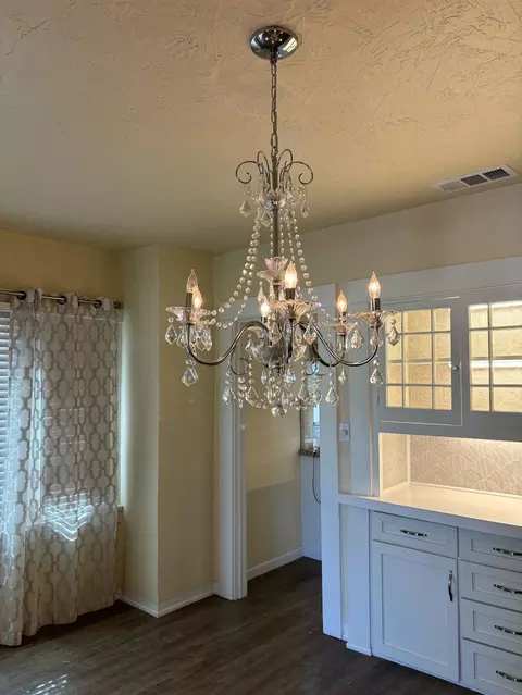 Dining - 417 Enslen Ave, Modesto, CA 95354 photo 2 of 3