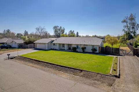 Exterior - 7640 Ranch River Dr, Elverta, CA 95626 photo 4 of 7