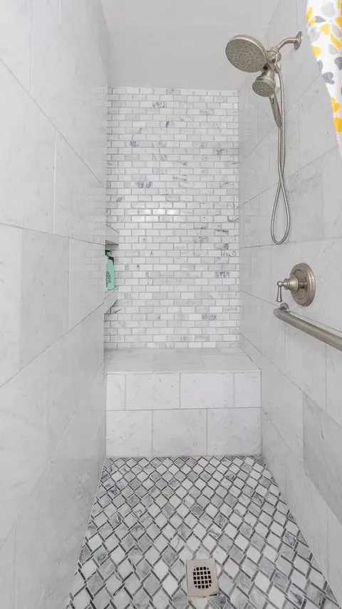 Bath - 707 Chenin Blanc Dr, Manteca, CA 95337 photo 8 of 9