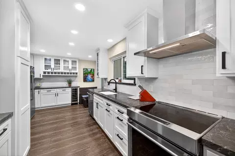 Kitchen - 80 Riverknoll Pl, Carmichael, CA 95608 photo 2 of 7