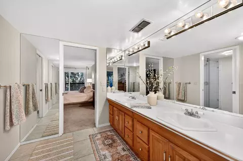 Bath - 80 Riverknoll Pl, Carmichael, CA 95608 photo 5 of 9