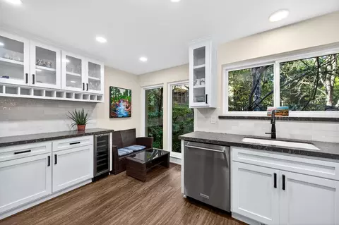 Kitchen - 80 Riverknoll Pl, Carmichael, CA 95608 photo 6 of 7