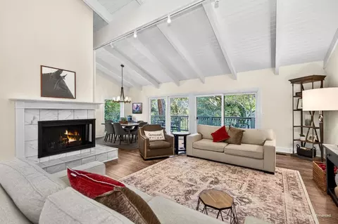 Living - 80 Riverknoll Pl, Carmichael, CA 95608 photo 5 of 9