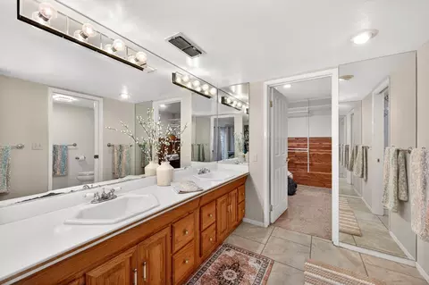 Bath - 80 Riverknoll Pl, Carmichael, CA 95608 photo 4 of 9