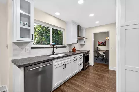 Kitchen - 80 Riverknoll Pl, Carmichael, CA 95608 photo 4 of 7