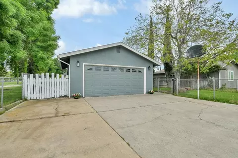 207 Park Ave, Manteca, CA 95337 photo 3