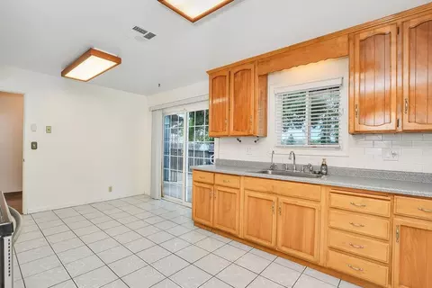 207 Park Ave, Manteca, CA 95337 photo 8