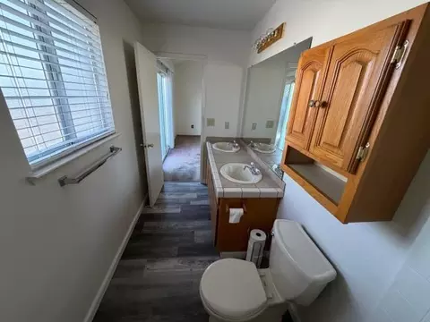 Bath - 3000 Tigerlilly Ct, Modesto, CA 95350 photo 3 of 3