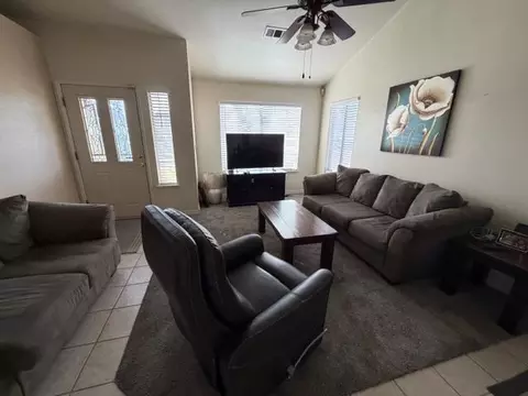 Living - 3000 Tigerlilly Ct, Modesto, CA 95350 photo 1 of 2