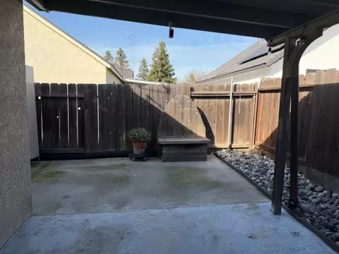 Exterior - 3000 Tigerlilly Ct, Modesto, CA 95350 photo 4 of 5