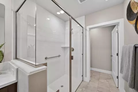 Bath - 1661 Spring St #443, Davis, CA 95616 photo 1 of 4