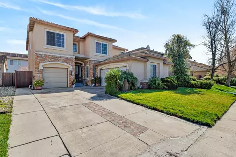 2033 Bastona Dr, Elk Grove, CA 95758