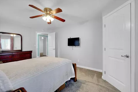 Bedroom - 5664 Riverside Dr, Olivehurst, CA 95961 photo 2 of 7